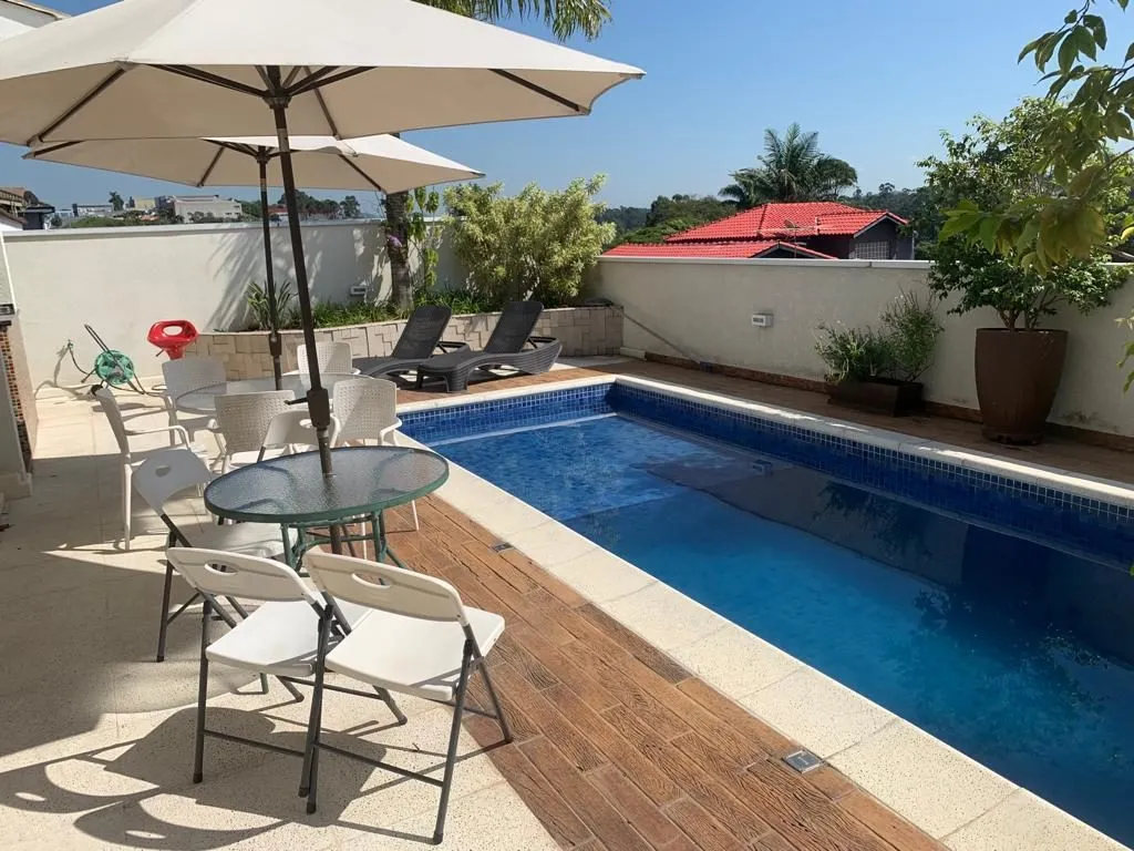 Casa em condomínio em Santana de Parnaíba, Alphaville